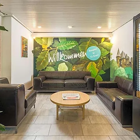 Garden Hotel 3*